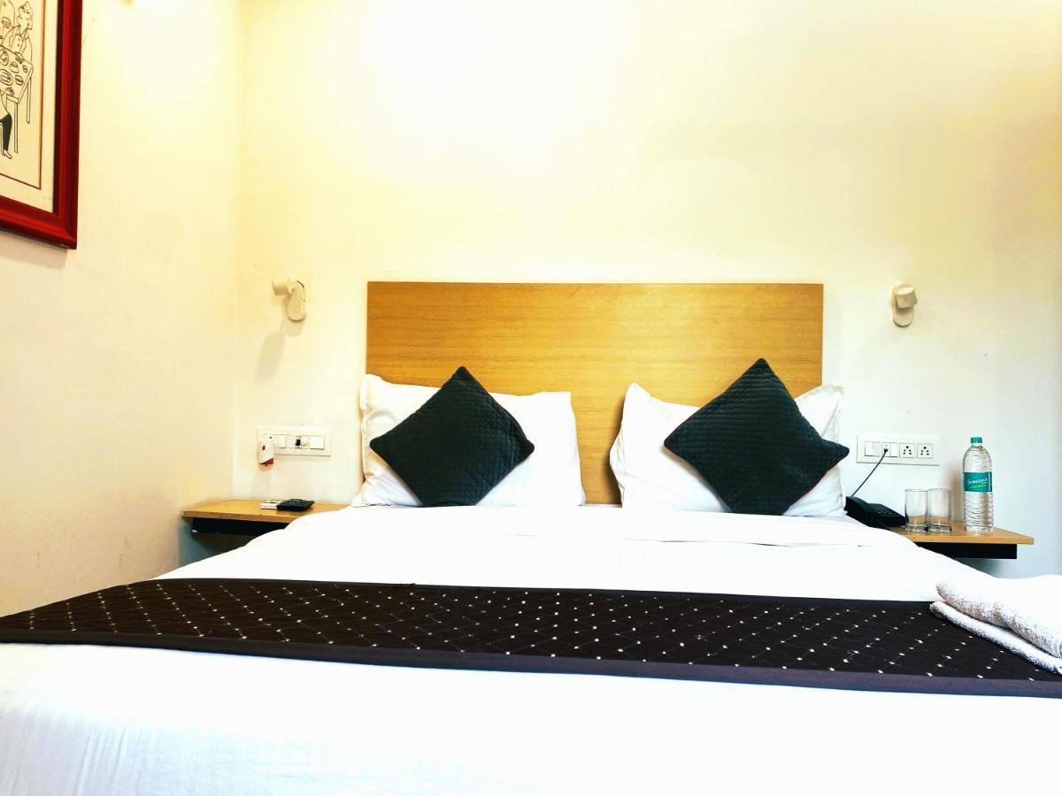 Qotel Hotel Ip Residency East Delhi Preet Vihar Nueva Delhi Exterior foto