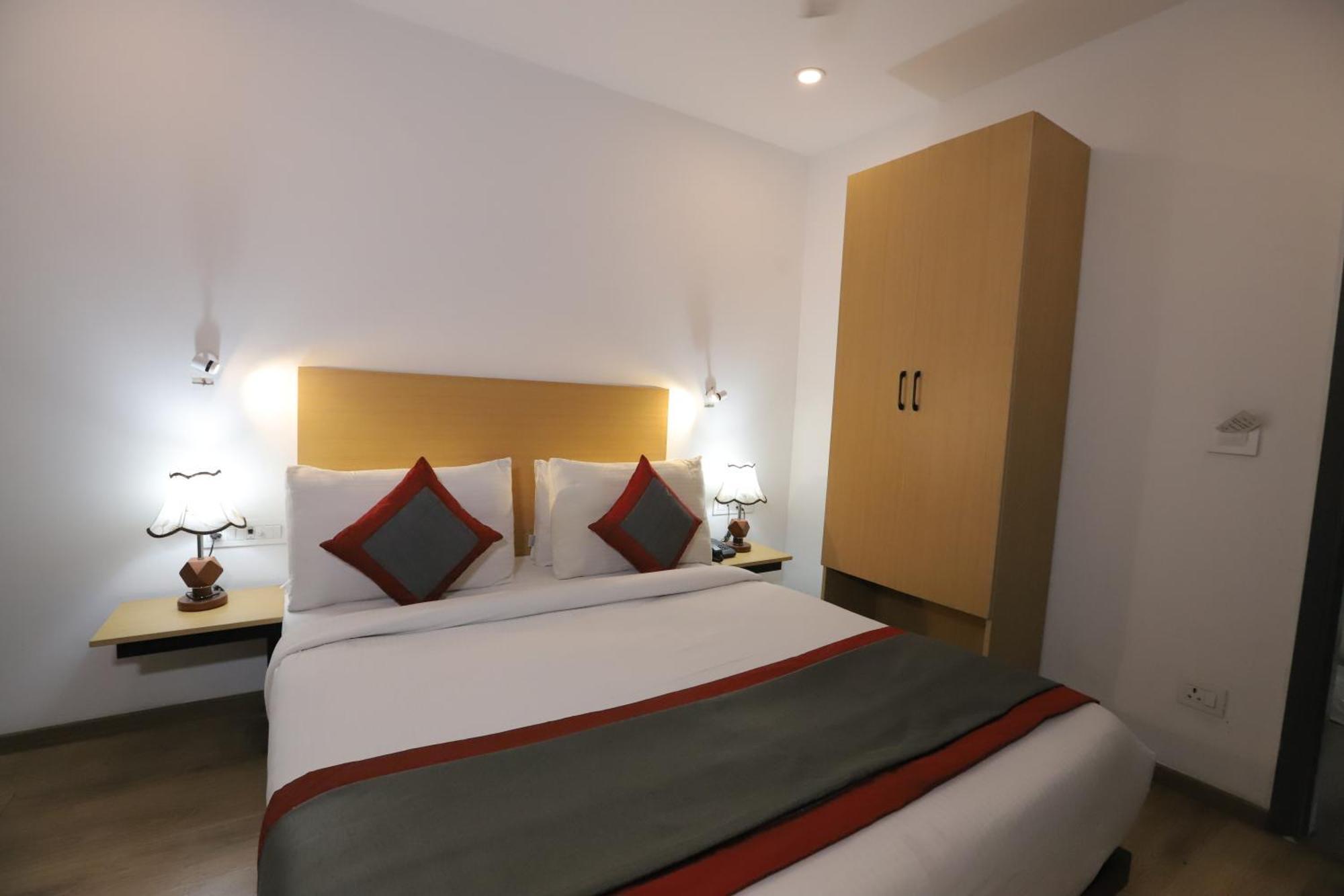Qotel Hotel Ip Residency East Delhi Preet Vihar Nueva Delhi Exterior foto