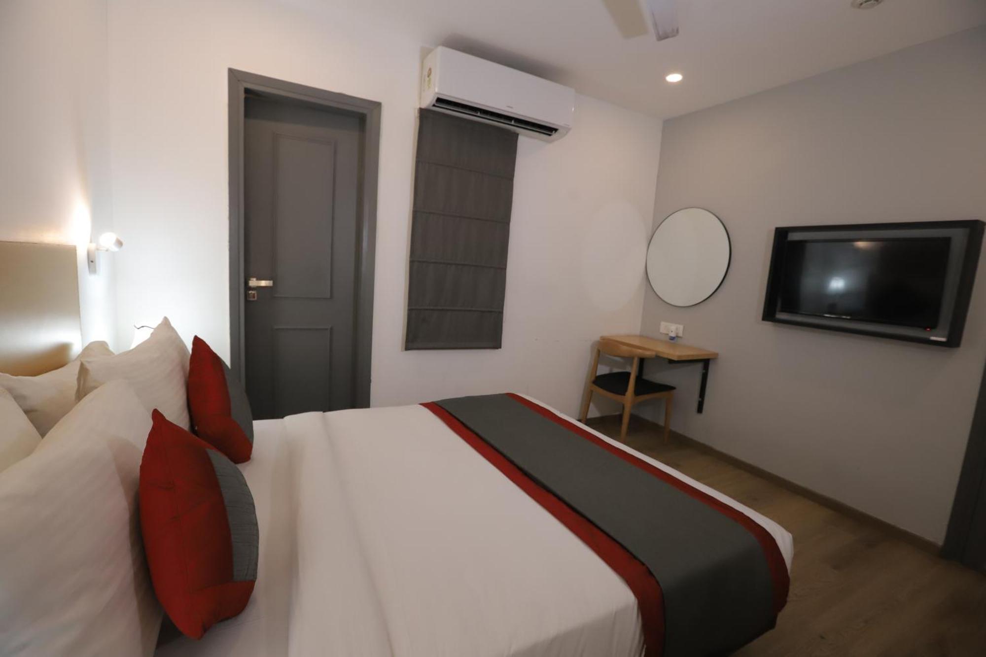 Qotel Hotel Ip Residency East Delhi Preet Vihar Nueva Delhi Exterior foto